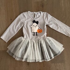Counting Daisies ghost dress. Size:5T. Gently Used.